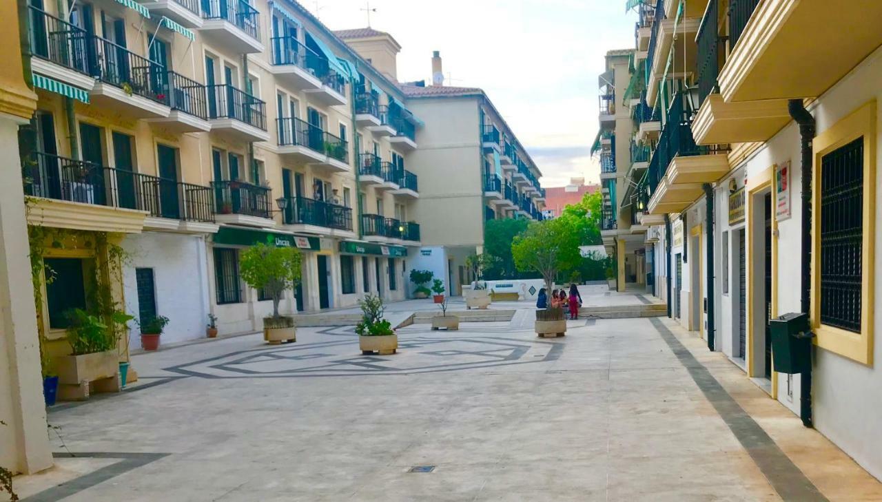 Plaza De San Francisco Apartment Malaga Exterior photo